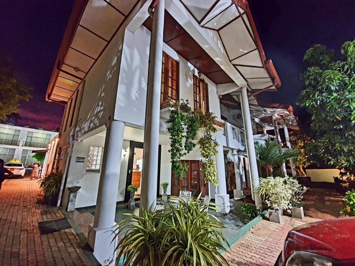 Salubrious Resort 아누라다푸라 외부 사진