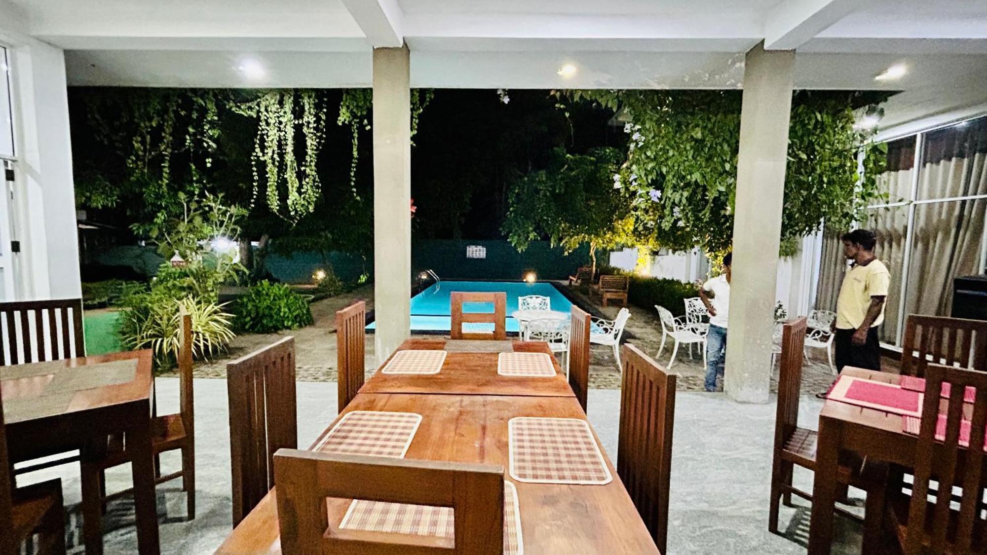 Salubrious Resort 아누라다푸라 외부 사진
