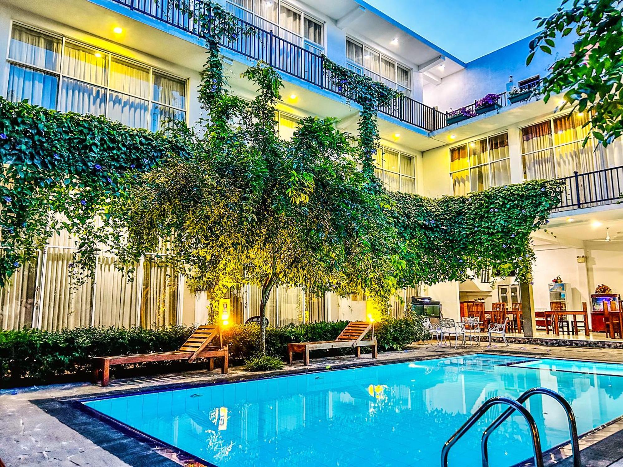 Salubrious Resort 아누라다푸라 외부 사진