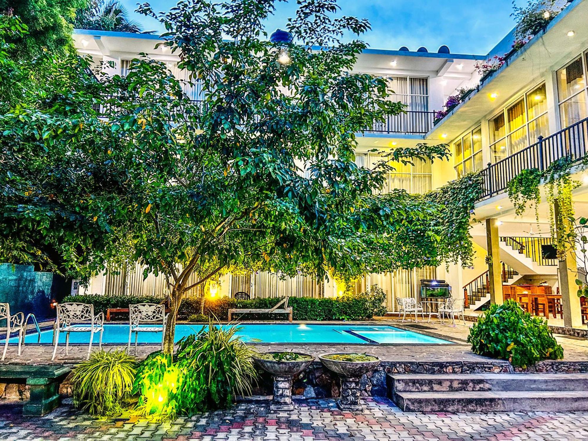 Salubrious Resort 아누라다푸라 외부 사진