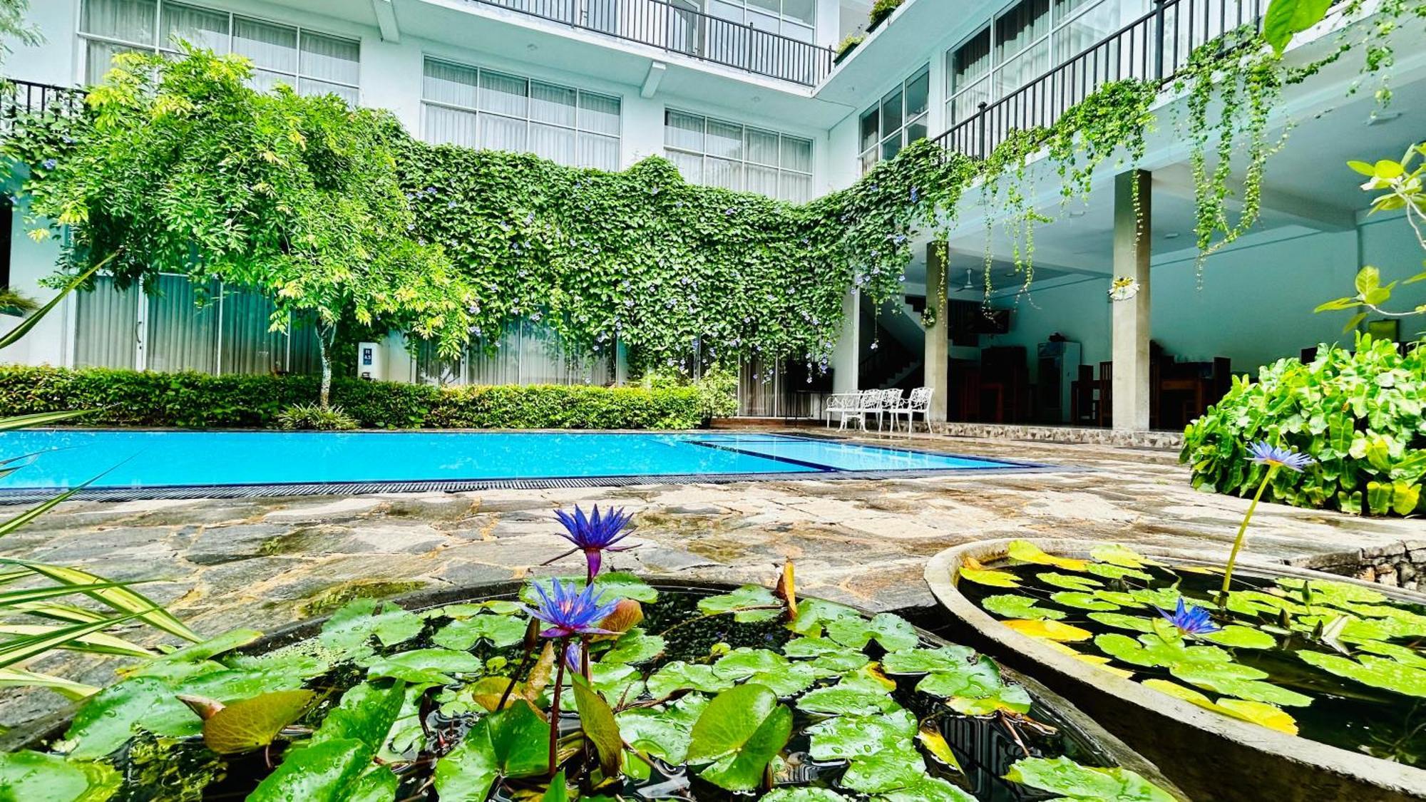 Salubrious Resort 아누라다푸라 외부 사진