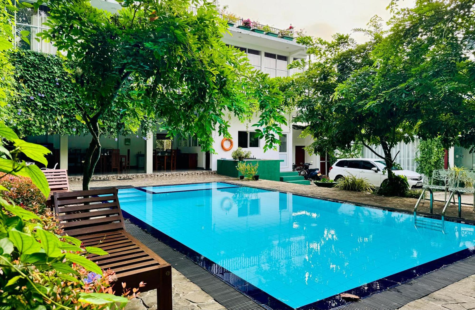 Salubrious Resort 아누라다푸라 외부 사진