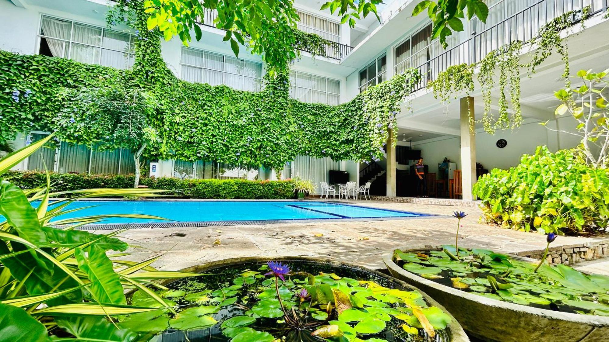 Salubrious Resort 아누라다푸라 외부 사진